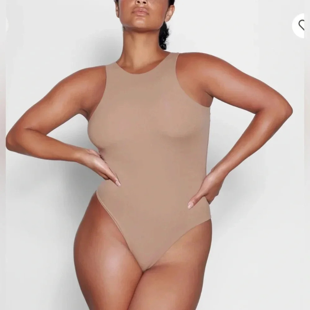 Skims Fits Everybody High Neck Bodysuit Color: Sienna XXS Small